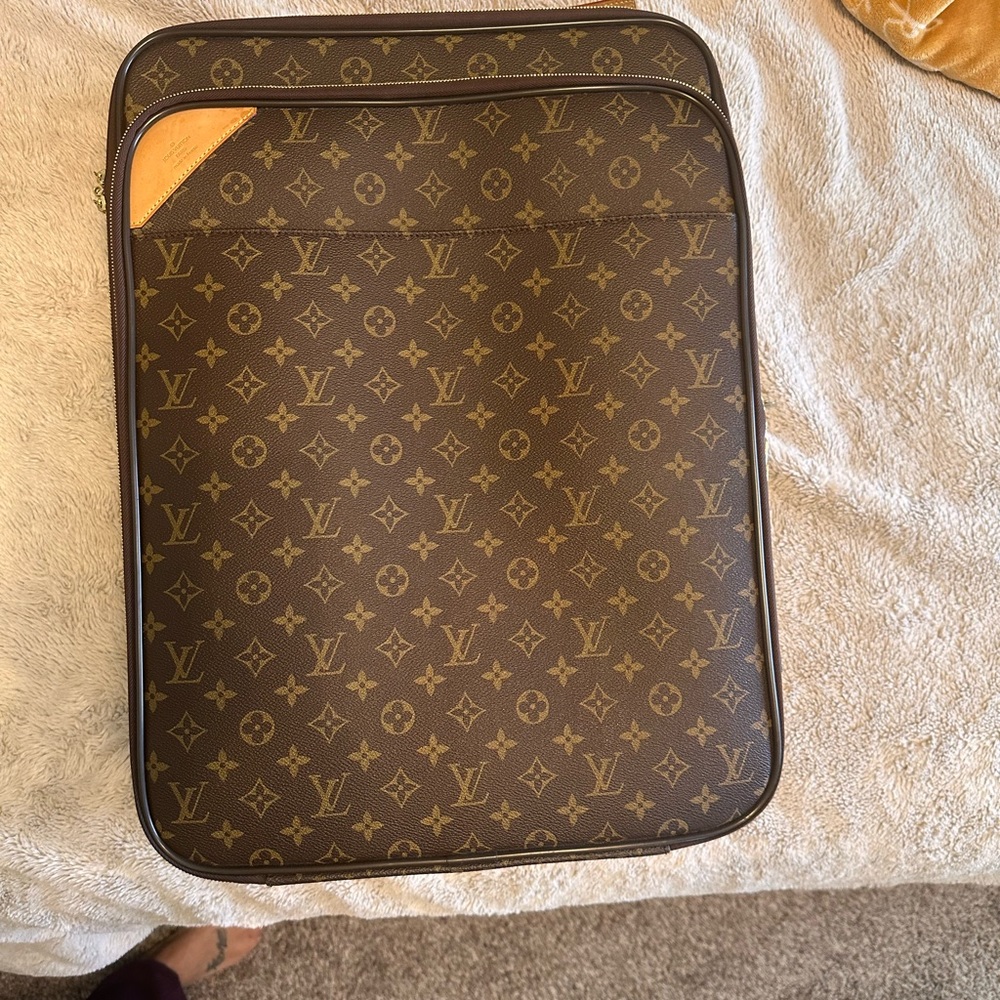 Louis Vuitton Monogram Pegase 45